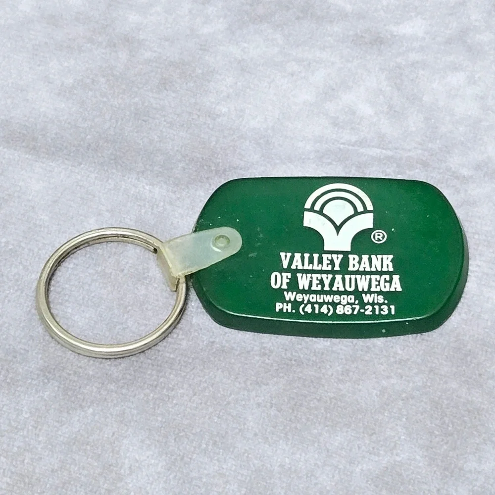 Vintage Valley Bank of Weyauwega WI Key Chain 3.5